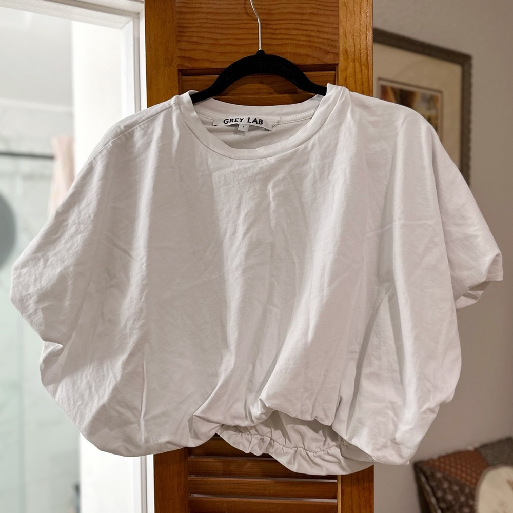 Grey Lab high low white bubble shirt size small